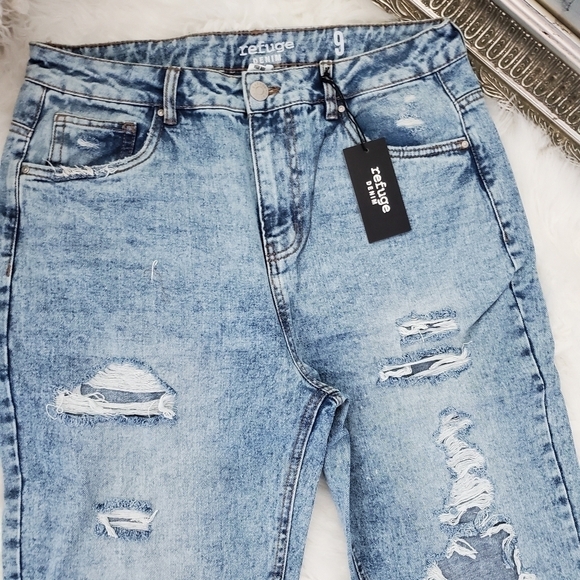 New! Refuge Denim Mom Relax High Rise Distressed Ripped Jeans. Size 9. - Picture 2 of 10